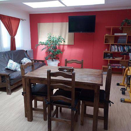 Apartament Casa Grilli Cerca De La Terminal Río Gallegos Zewnętrze zdjęcie